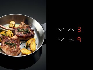 A képen láthatja, hogy az AEG indukciós főzőlapon gyorsabban melegszik fel, és hamarabb készül el a pattogatott kukorica, mint más tűzhelyeken