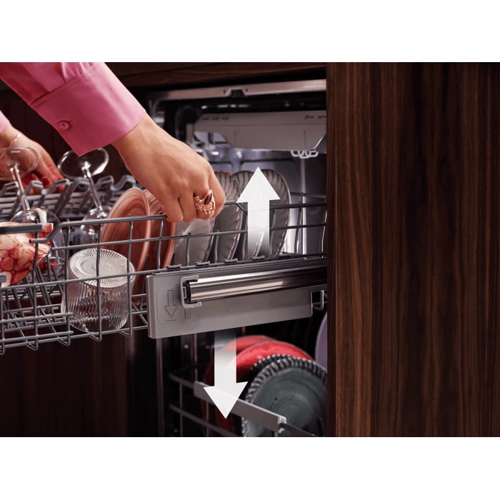 The QuickLift upper basket moves smoothly up or down as needed.