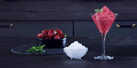 Egy pohár, az AEG Gourmet Pro robotgépével frissen kevert daiquiri